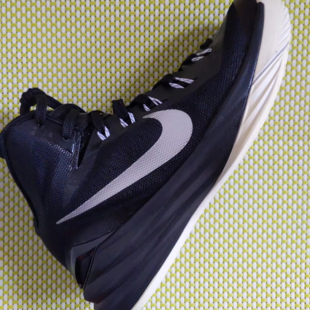 Nike Hyperdunk - image 4